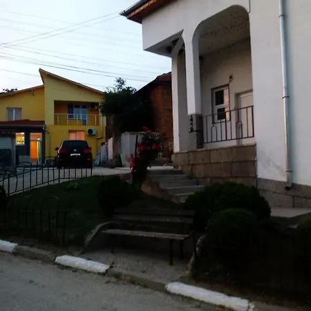 Toni Отель Bukovluk